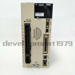 1PC Yaskawa SGDV-5R5A01A002000 Servo Schrauber Gebraucht - Bild 1 von 3