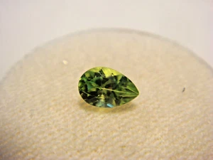 Peridot Pear Cut Gemstone 6 mm x 4 mm 0.50 Carat Natural Gem - Picture 1 of 3