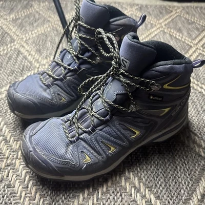 Bota Contagrip para mujer Salomon X Ultra Gore-Tex talla 7 azul corte medio Foto 1 de 4