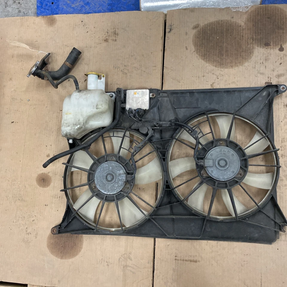 Radiator Fan Motor Fan Assembly 2008 2009 2010 2011 2012 2013 3.6 TRIBECA - Image 1 of 4