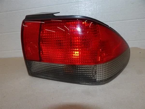 SAAB 900 1994-1998 HATCHBACK RH PASSENGER SIDE TAILLIGHT -quarter panel mounted - Picture 1 of 5