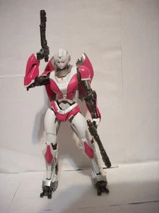 Threezero DLX Transformers: Bumblebee Arcee Complete - Picture 1 of 3