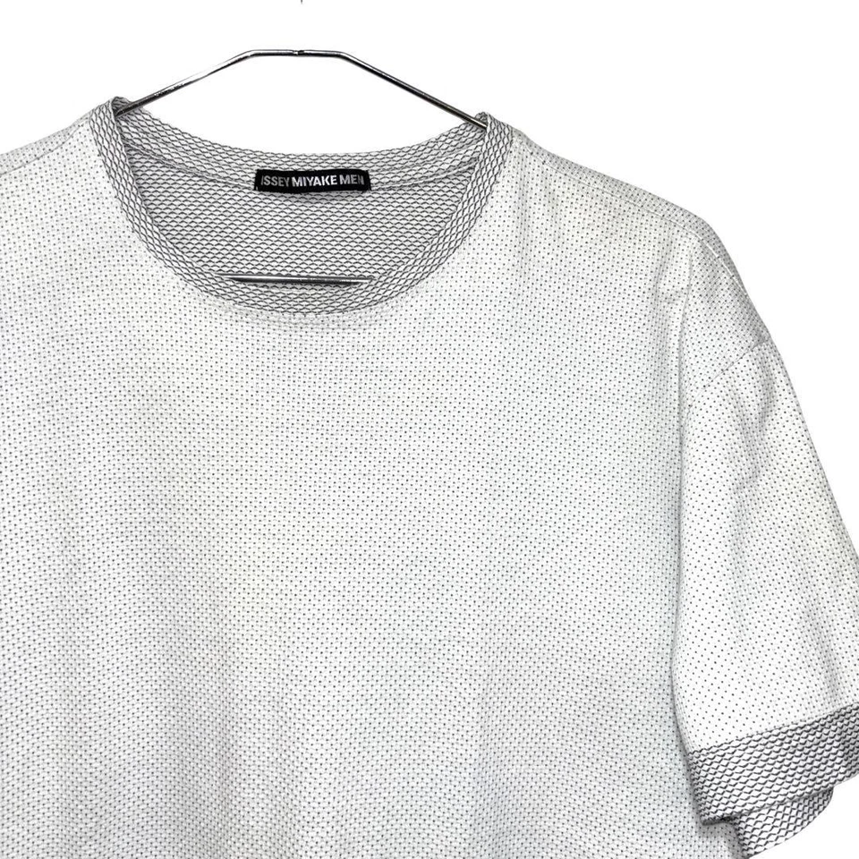 CAMISETA MASCULINA DE MALHA ISSEY MIYAKE USADA 1 FAVO DE MEL BRANCO? GOOD M-14F37 - Imagem 1 de 4