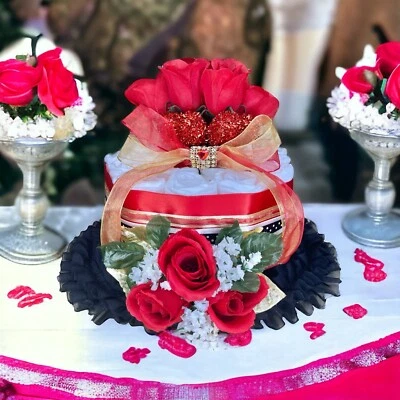 Bolo de fraldas rosa vermelha camada única para chá de bebê presente lembrança nova mãe - Imagem 1 de 4