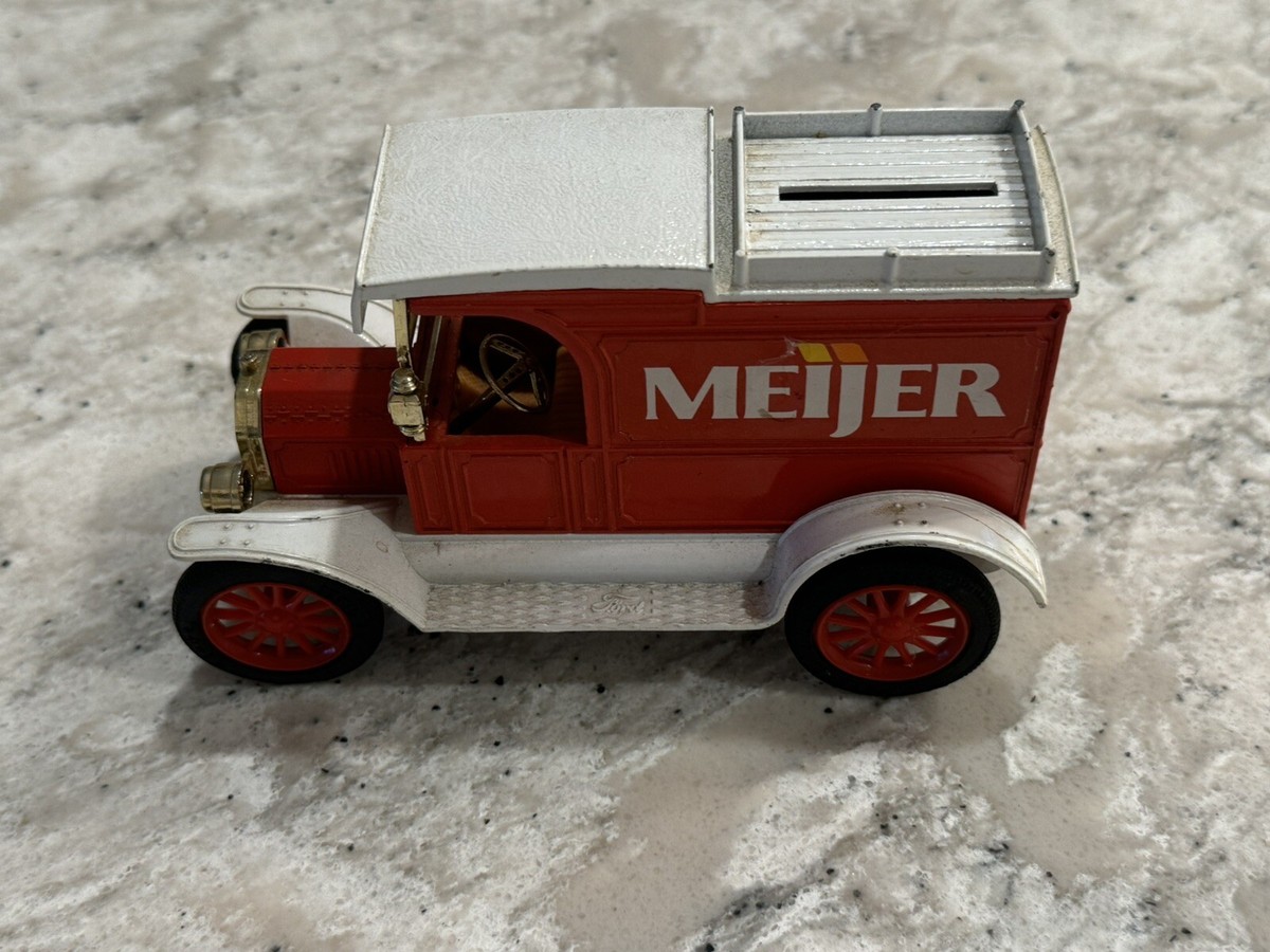 Ertl Ford Model T Contemporary Manufacture Diecast Cars
