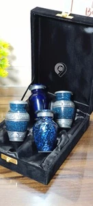Pequeñas urnas de cremación para cenizas humanas, mini juego de recuerdo de 4 multicolores - Imagen 1 de 13