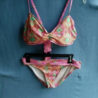 Gianni Bini 2 Piezas Bikini Rosa Patrón Tribal Traje de Baño Top es L parte inferior es M Foto 1 de 4