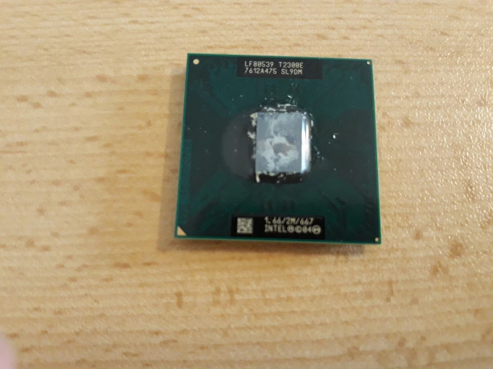 cpu intel mobile t2300e - Immagine 1 di 1