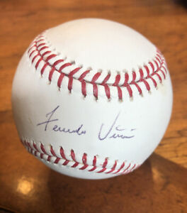 Fernando Vina Autographed OML Baseball (Selig) Brewers, Cardinals, Mets, Tigers