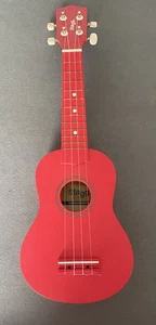 Stagg Soprano Ukulele Red. Fabulous condition with case - Picture 1 of 4