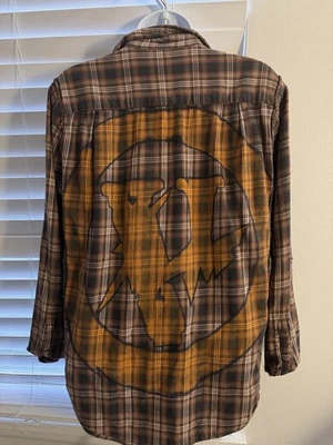 Camisa de franela a cuadros con gráfico de oso diseño inspirado en Louis Vuitton ropa de calle Foto 1 de 3