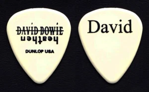 David Bowie Signature Off-White Guitar Pick - 2002 Heathen Tour - Picture 1 of 1