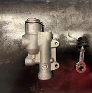 POMPA FRENO POSTERIORE BREMBO HUSQVARNA TE FC FE TX 2014/2024 - COD: 77013060044 - Foto 1 di 4