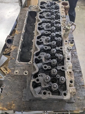 Culata para 08-09 Dodge Ram 2500 6.7 4931647 Foto 1 de 4