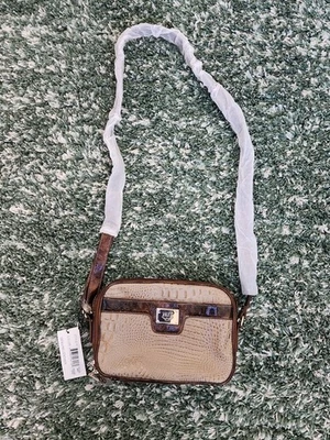 Cartera Bandolera Madi Claire Marrón Caramelo Cuero Cocodrilo Triple Bolsillo  Foto 1 de 4