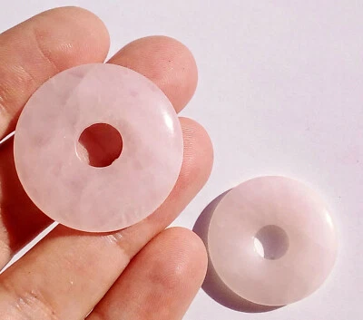 1 pendentif donut de 3 cm de diamètre en quartz rose naturel - Photo 1/4