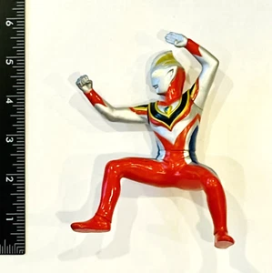 Figura giapponese Ultraman in vinile LUMINOUS Ultra Man di BANDAI - Foto 1 di 4