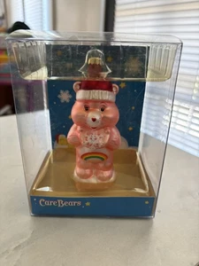 Care Bears Glas Christbaumschmuck Neu im Karton Nikolausmütze rosa Regenbogen - Bild 1 von 3