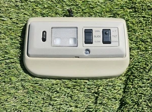 Toyota Land Cruiser FJ80 FZJ80 Dome Light/Sunroof Control Assembly - Bild 1 von 3