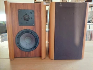 HiFi Design Lautsprecher - Nuss/ Wallnuss Massivholz - Bild 1 von 6