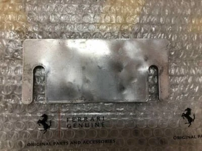 Ferrari 599, Vorne Stoßstange Spacer, P/N 69376900 - Bild 1 von 2