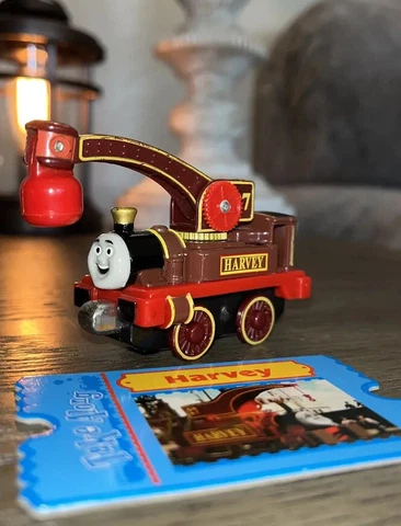 HARVEY ! THOMAS FRIENDS TRAIN TAKE n Play Along COLLECTOR CARD! Breakdown Crane Cover