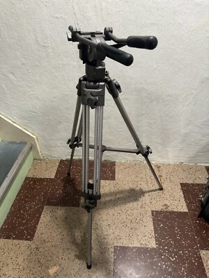 Ravelli AVTP Professional 55" 65mm Video Camera Tripod with Fluid Drag Head - Image 1 of 4