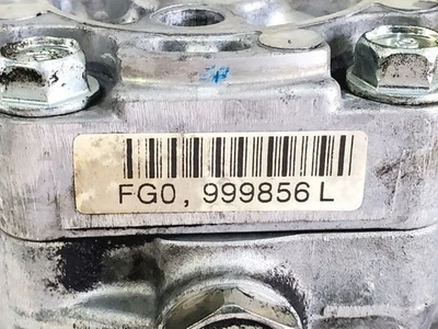 Bomba de dirección asistida usada se adapta a: Subaru Impreza 2013 2,5 L GT grado A Foto 1 de 4