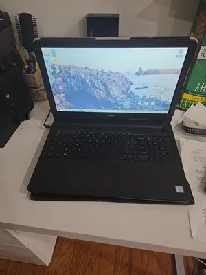 Laptop Dell Latitude Inspiron 15-3567 Intel Core I5, 8 GB de RAM, 224 GB, Win 10 Hom Foto 1 de 4