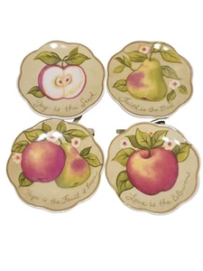 MWW Market Set di 4 Mini Piatti Spirituali Mela e Pera Amore Gioia Fede Speranza 41/2" - Foto 1 di 12