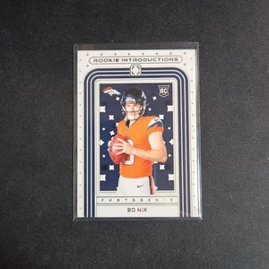 2024 Panini Photogenic Rookie Introduzioni Bo Nix RC #5 Broncos L52 - Foto 1 di 2