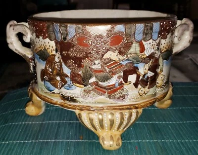 ANTIGUA MACETA JAPONESA SATSUMA DEL SIGLO XIX CON PATAS TORNEADAS Foto 1 de 4