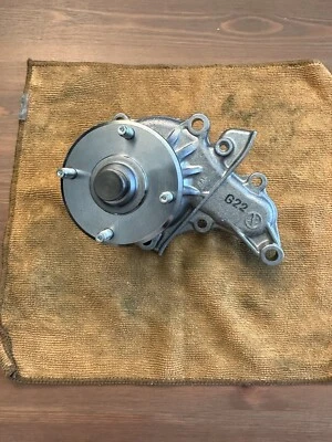Nueva bomba de agua AE86 Toyota Corolla Aisin SR5 1984 1985 1986 1987 OE RWD Foto 1 de 4