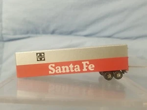 N Scale Santa Fe Railroad Semi Trailer Piggyback Container Silver & Red - Picture 1 of 6