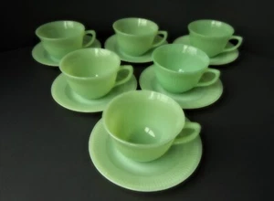 Jadeit Tasse & Untertasse Jane Ray Typ Sets Lot (6) Gerippt Jade Farbe Glas Tee EUC - Bild 1 von 17