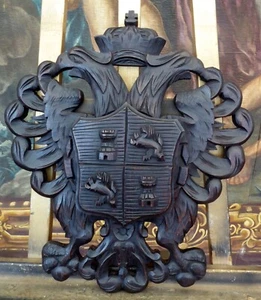 CRESTED COAT OF ARMS OAK HEIGHT 20 INCH 1890 FREE SHIPPING TO ENGLAND - Picture 1 of 14