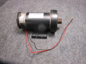 Sole Laufband Antriebsmotor YA247 / Y13cb9e 004583 2,75 PS OEM - Bild 1 von 6