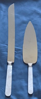 Juego de cuchillos y servidores para pasteles Sheffield de colección Inglaterra acero inoxidable imitación perla boda Foto 1 de 4