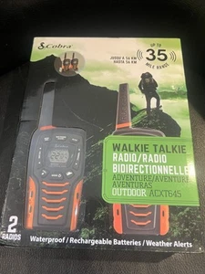 Cobra ACXT645 Waterproof Walkie Talkies - Rechargeable 22 Channels - NEW - Zdjęcie 1 z 2