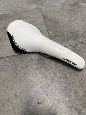 Bicicleta de estrada San Marco Saddle Concor Racing fibra de carbono feita na Itália usada - Imagem 1 de 4