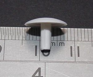 50 tapas de cubierta de plástico blanco para agujeros de 3 mm Los tapones de estantería se ajustan a la librería Ikea Billy - Imagen 1 de 4