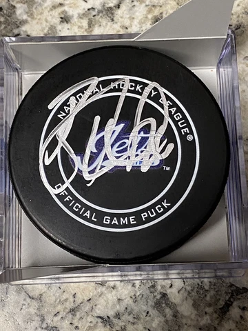 SIGNED OFFICIAL AUTOGRAPHED NHL GAME PUCK WINNIPEG JETS BLAKE WHEELER New Cover