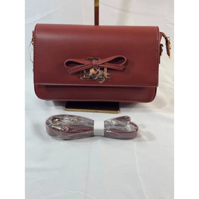 Bolso Bandolera Badgley Mischka Café con Acento de Lazo - Cuero Vegano, Nuevo con Etiquetas Foto 1 de 4