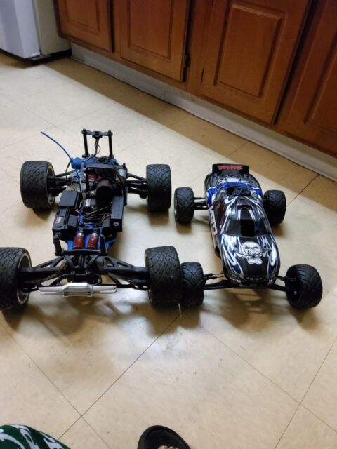 Carro de corrida de controle remoto Traxxas Nitro Slash 1:10