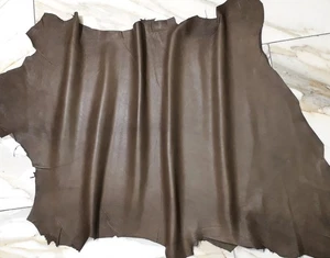 LEDER TIP 40210-B, Lederreste, 1 Lederhaut 0,4mm, olivgrün nappa - Picture 1 of 2
