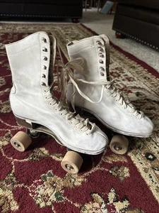 Vintage! Chicago Roller Skate Co. Ware Bros. PATTINI A ROTELLE in pelle bianca da donna 5 USA - Foto 1 di 21