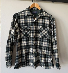 Vintage 90s Pendleton 100% Virgin Wool Plaid Button-Up Green Tan Size M - Bild 1 von 7