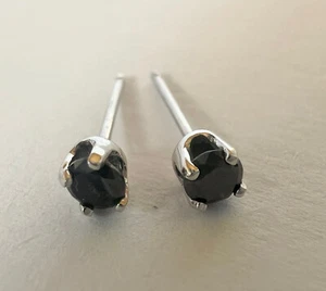 10 Karat OTC Weißgold Ohrstecker Ohrringe rund zierlich schwarze Diamant Steine - Bild 1 von 20