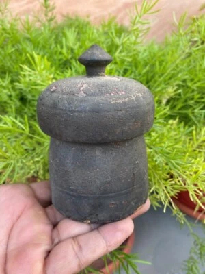 Antigua caja de madera hecha a mano hindú religiosa KumKum hecha a mano caja Tikka Foto 1 de 4