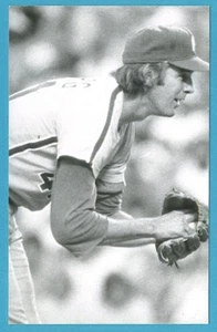 Jim Lonborg (1977) Philadelphia Phillies Vintage Baseball Postcard PP01457 - Picture 1 of 2
